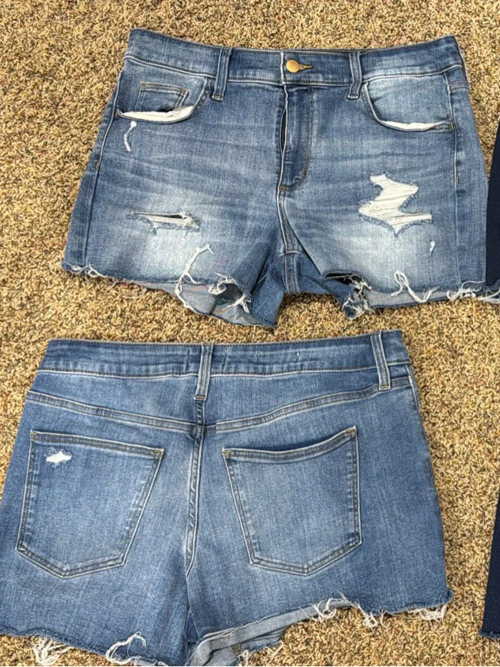 Universal Thread 90’s Baggy Light Blue Denim Shorts with Contrast Stitching